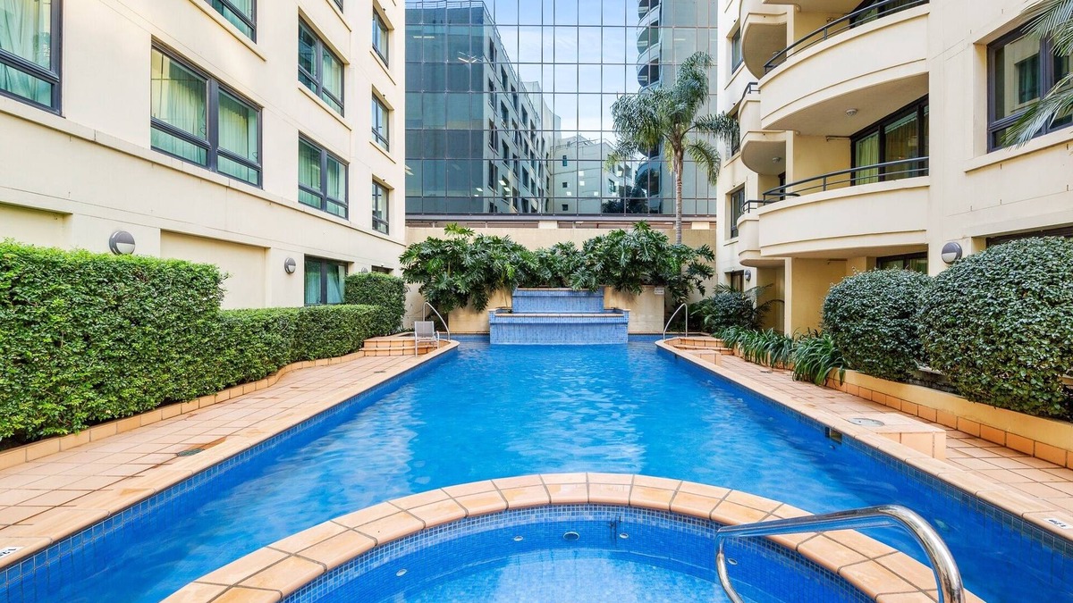 Parramatta Apartment | Bright Studio with Pool Access in Parramatta