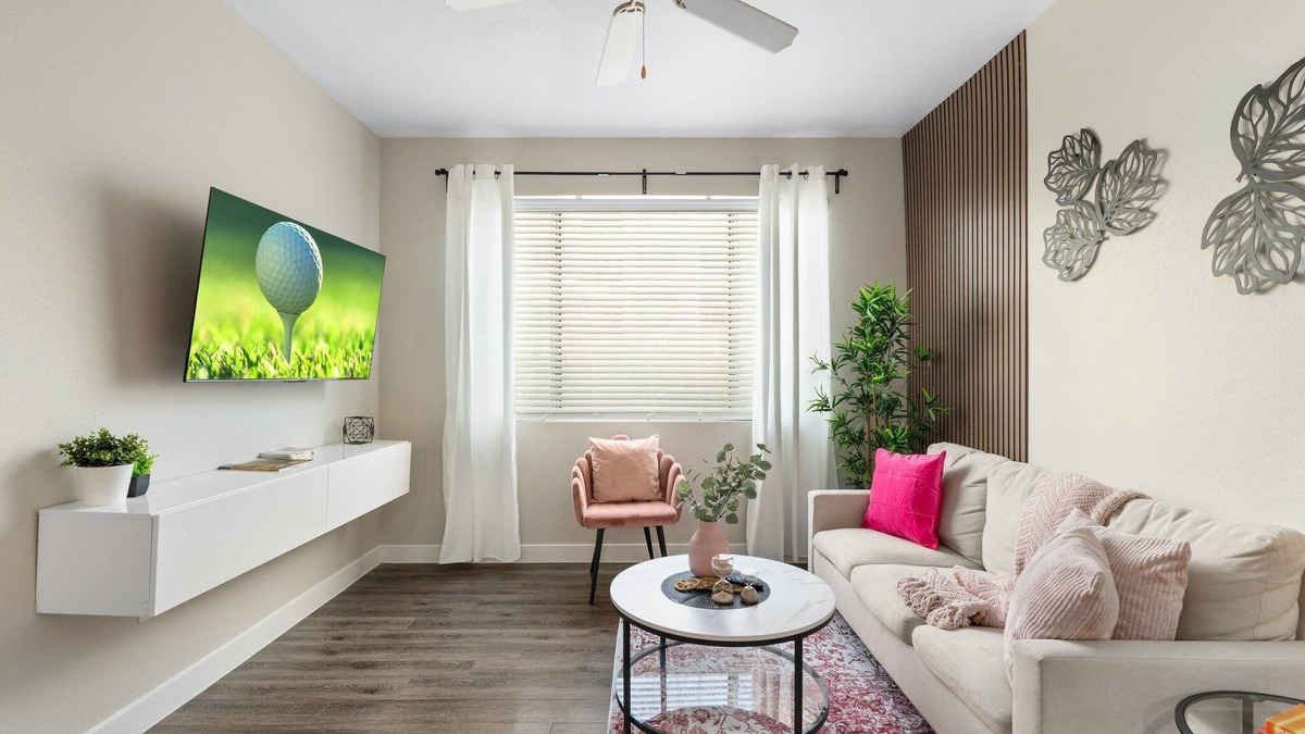 Tempe Apartment | Bright & Stylish 1BR Pool, Gym & Walk to Mill Ave