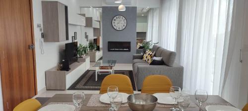 Victoria Apartment | Bright Stylish Apartment