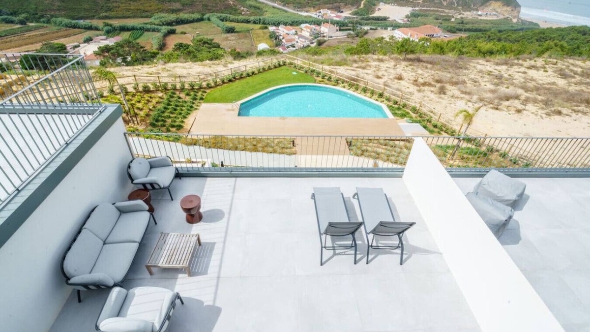 Caparica Apartment | Bright & Stylish Retreat by the Sea Near Ericeira