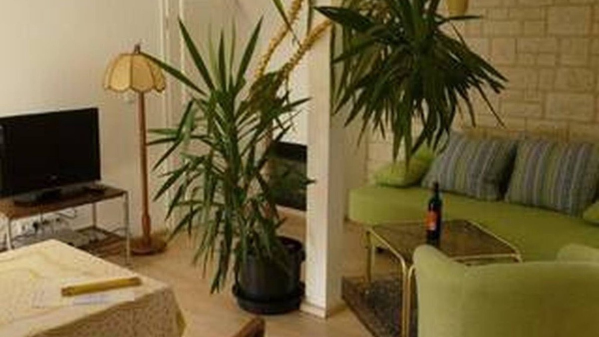 Berg am Laim Ost Apartment | Bright, sunny roof terrace apartment