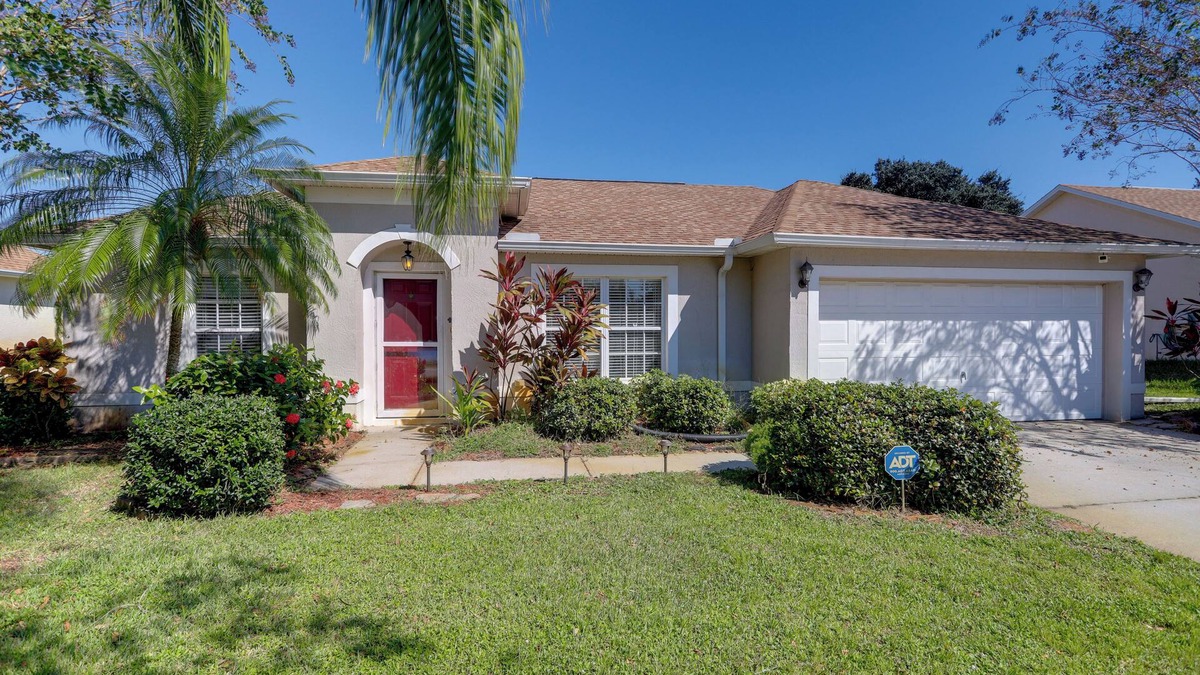 Titusville House | Bright Titusville Retreat w/Lanai - WFH Friendly!