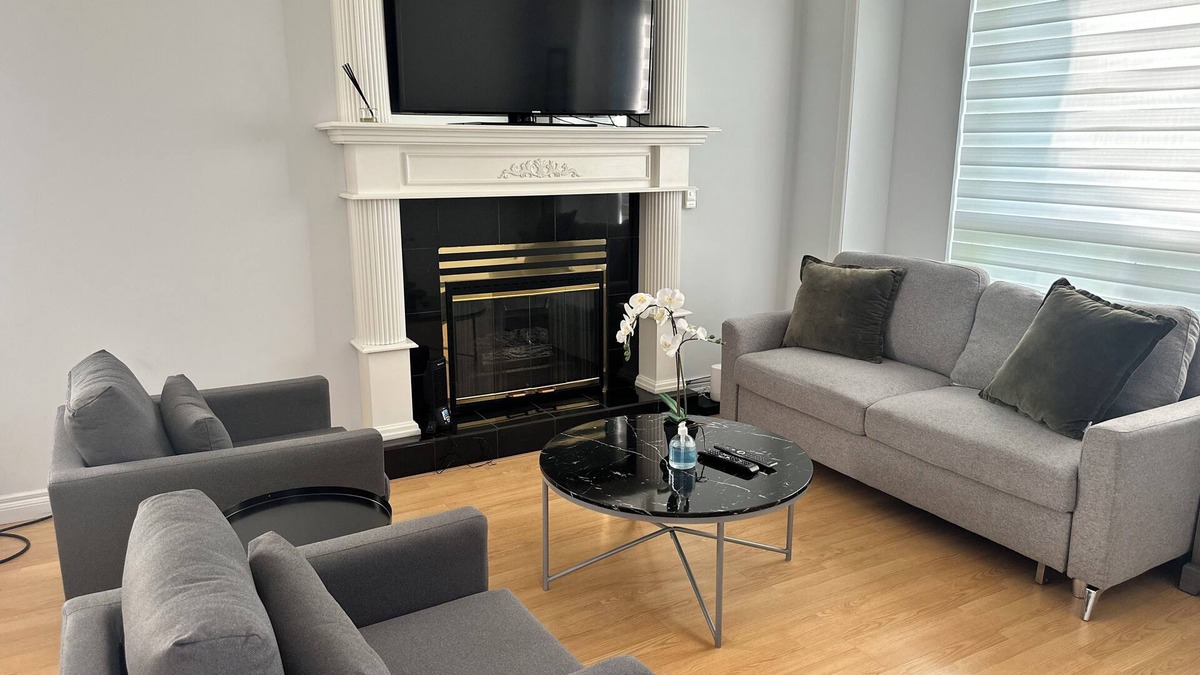 Hastings House | Bright & updated home near Burnaby