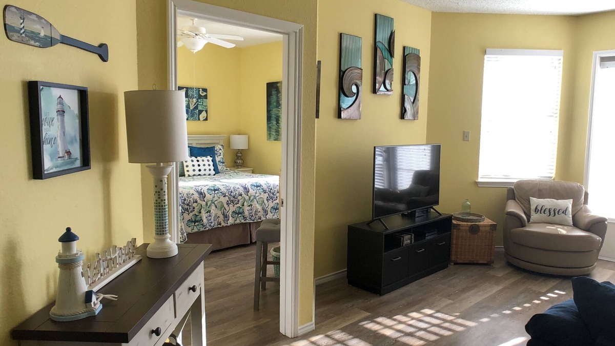 Corpus Christi Condo | "Brighton" fun-in-the-sun 2-bdrm 1st floor Beach Club condo!