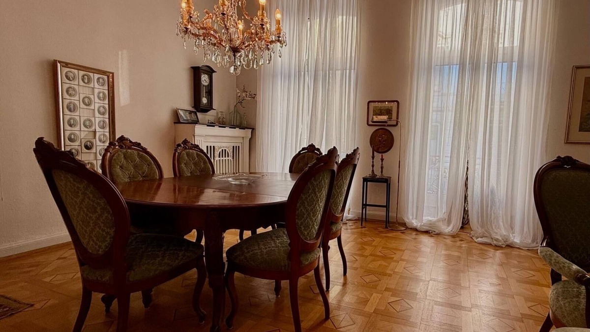 Wuppertal Apartment | Briller Palais with huge garden and whirlpool