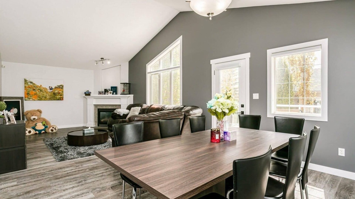 Fort McMurray House | Brilliance on Biggs