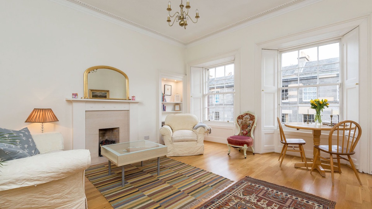 New Town Apartment | Brilliant Location, Charming Bright Apartment