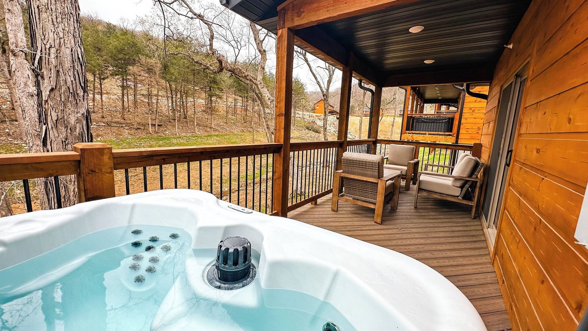 Hollister Cabin | Brim & Buckle Inn a cozy retreat