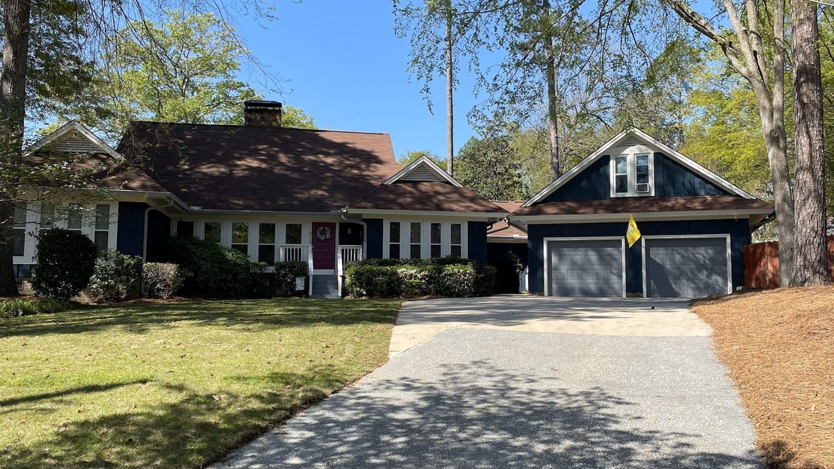 Augusta House | Bring your large family or group to our Augusta home!