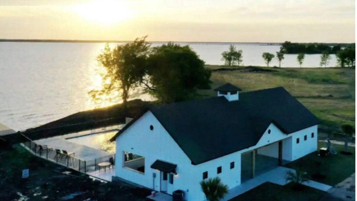 Kerens RV Rental | Bring your RV and camp by the majestic and peaceful Richland Creek Reservoir.