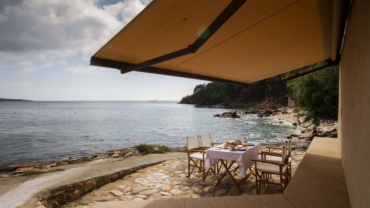 Ezaro House | Brisa Ezaro house on the seafront