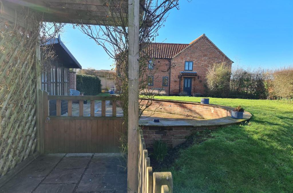 Dereham House | Brisley North Norfolk cosy cottage garden pub and walks