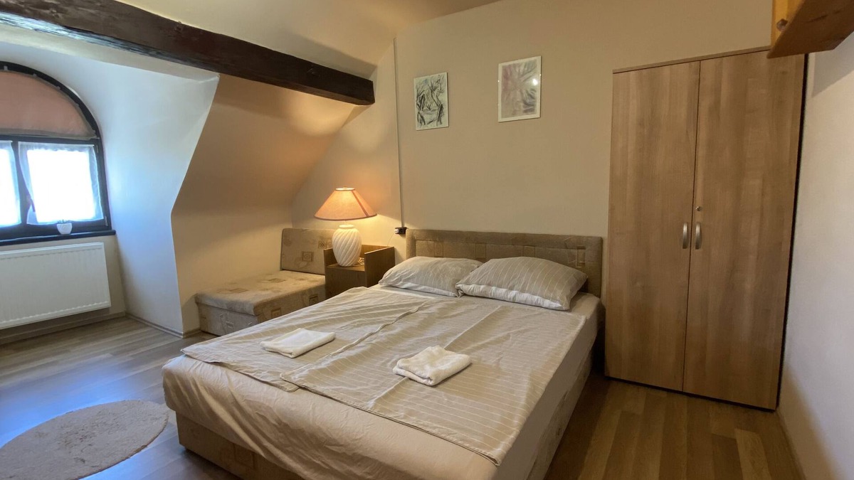 Baja Apartment | Bristol Apartments - Standard Family Room