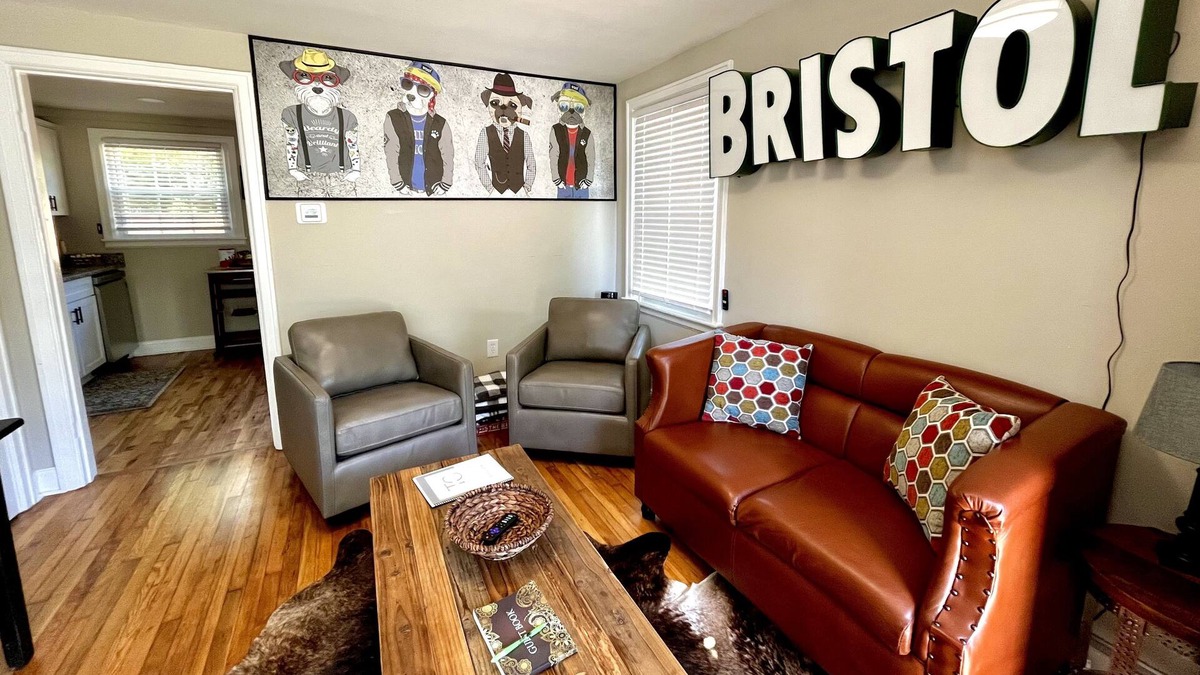 Bristol House | Bristol Basecamp - Clean, Cozy, & Convenient!