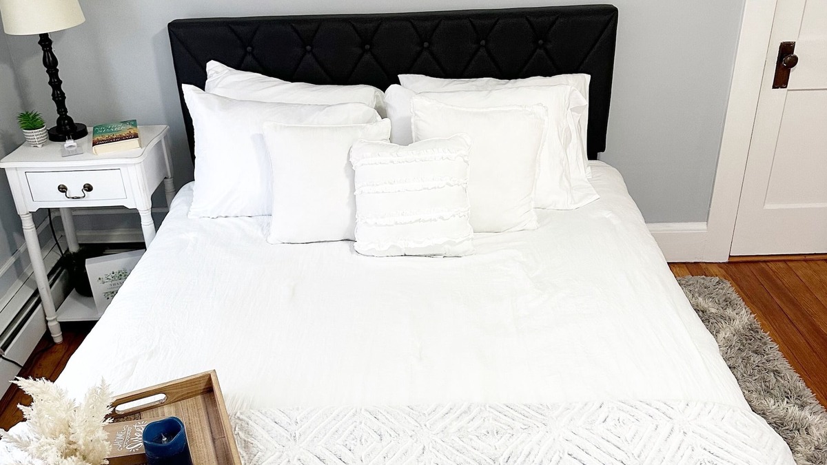 Bristol Apartment | Bristol RI Hope Street Hideaway
