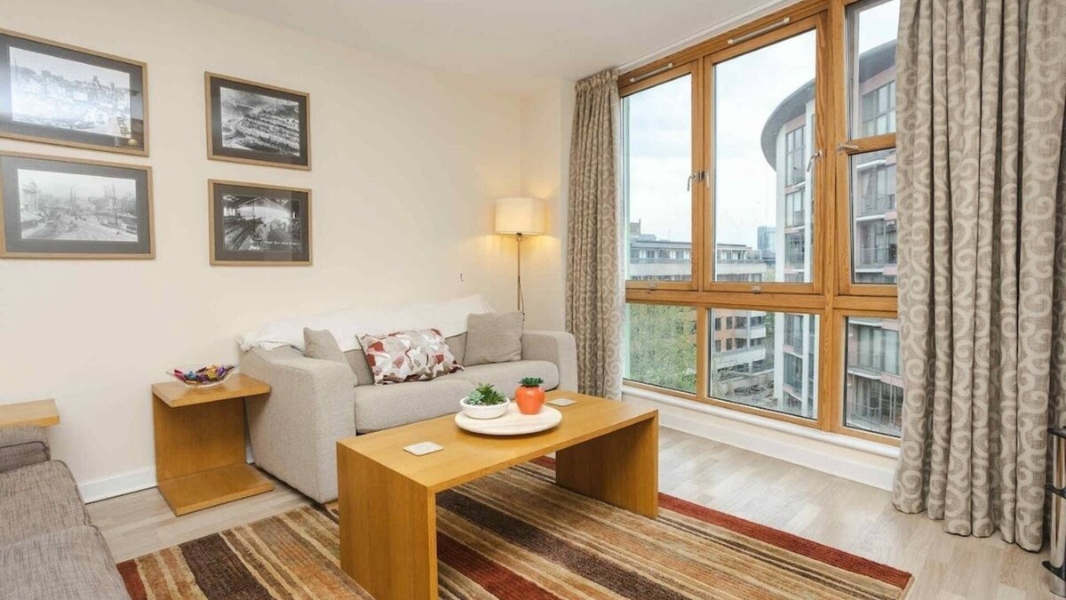 Bristol Floating Harbour Apartment | Bristol Serviced Stay for Pros