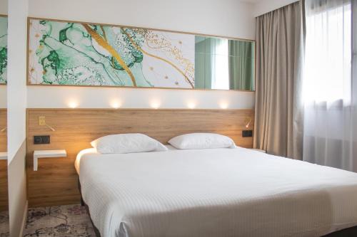 Saint-Sylvain-d'Anjou Hotel | Brit Hotel Angers Parc Expo - L'Acropole