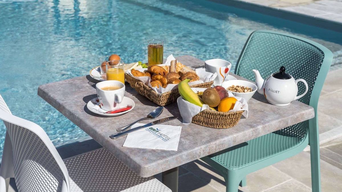 Saint-Sylvain-d'Anjou Hotel | Brit Hotel Angers Parc Expo - L'Acropole