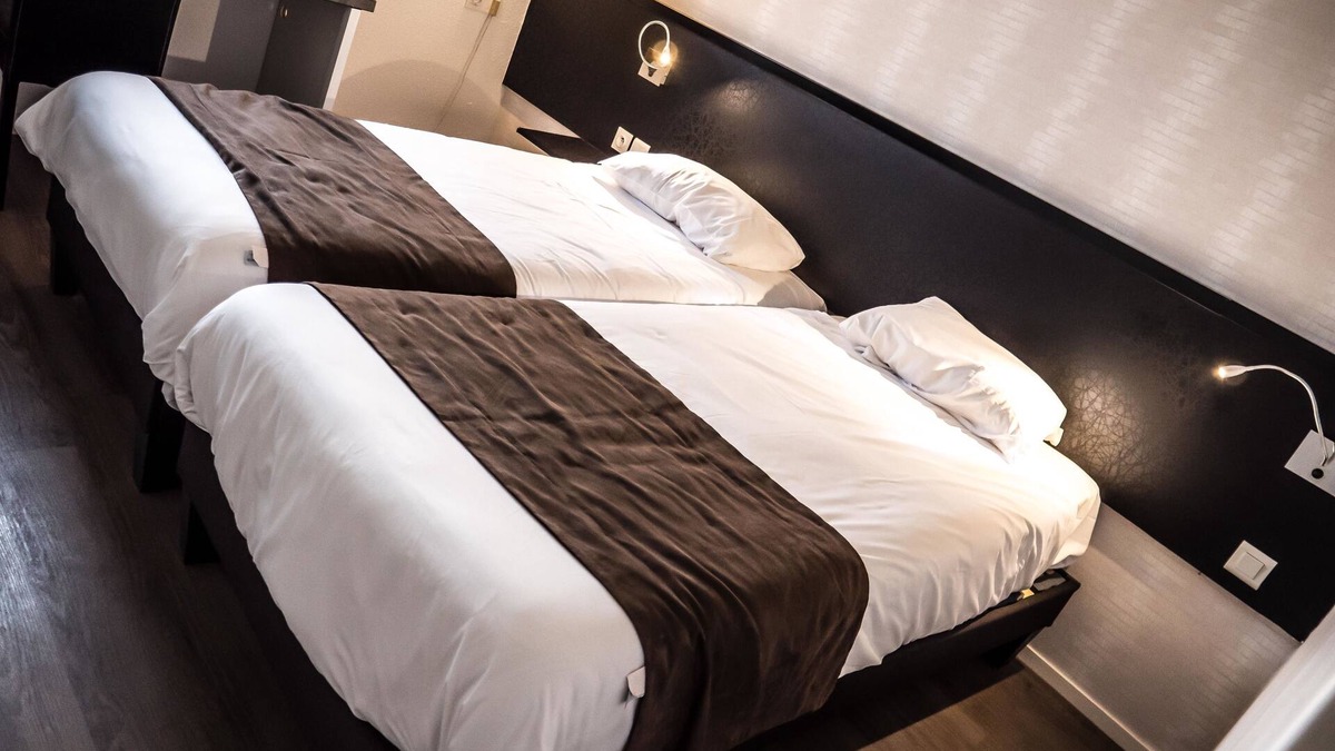 Landivisiau Hotel | Brit Hotel Au Relais du Vern
