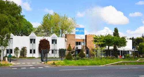 Herouville-Saint-Clair Hotel | BRIT HOTEL Caen Hérouville