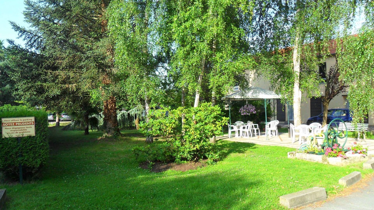 Gien Hotel | Brit Hotel Confort Gien