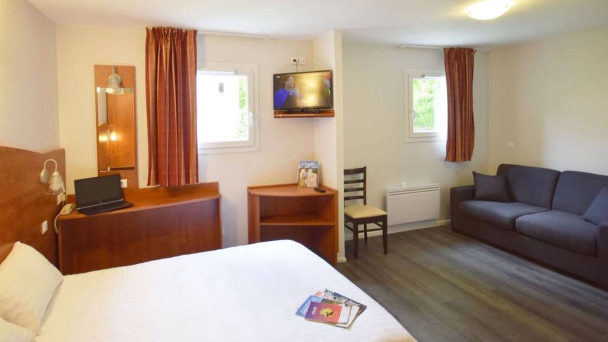 Reims Hotel | Brit Hotel Reims La Pompelle