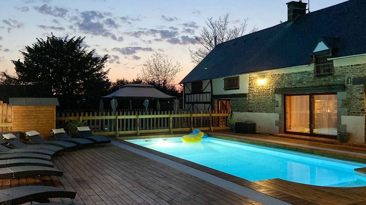Vessey Cottage | Brittany Group - 12/15 people - private Nordic bath and spa