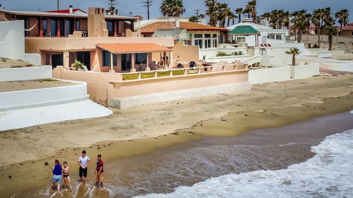Centro House | Briza Del Mar Lovely Beach Front Home Rental