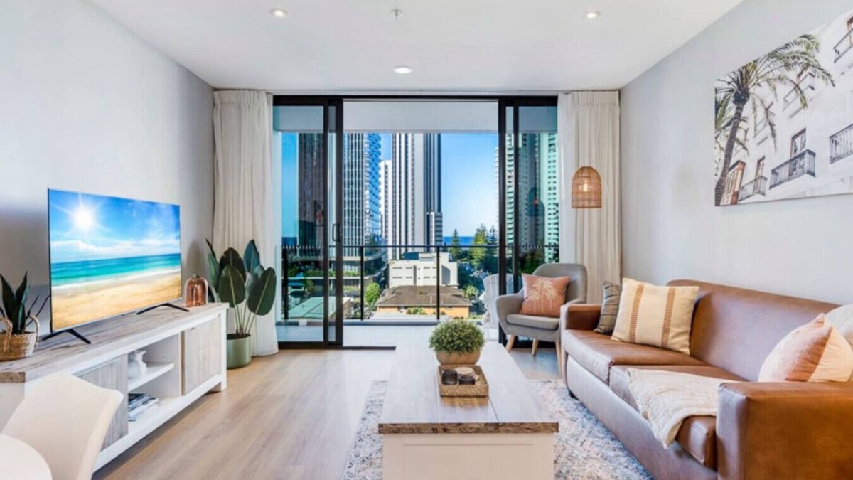 Broadbeach Apartment | Broadbeach Ocean View Apartment - Wifi & Parking