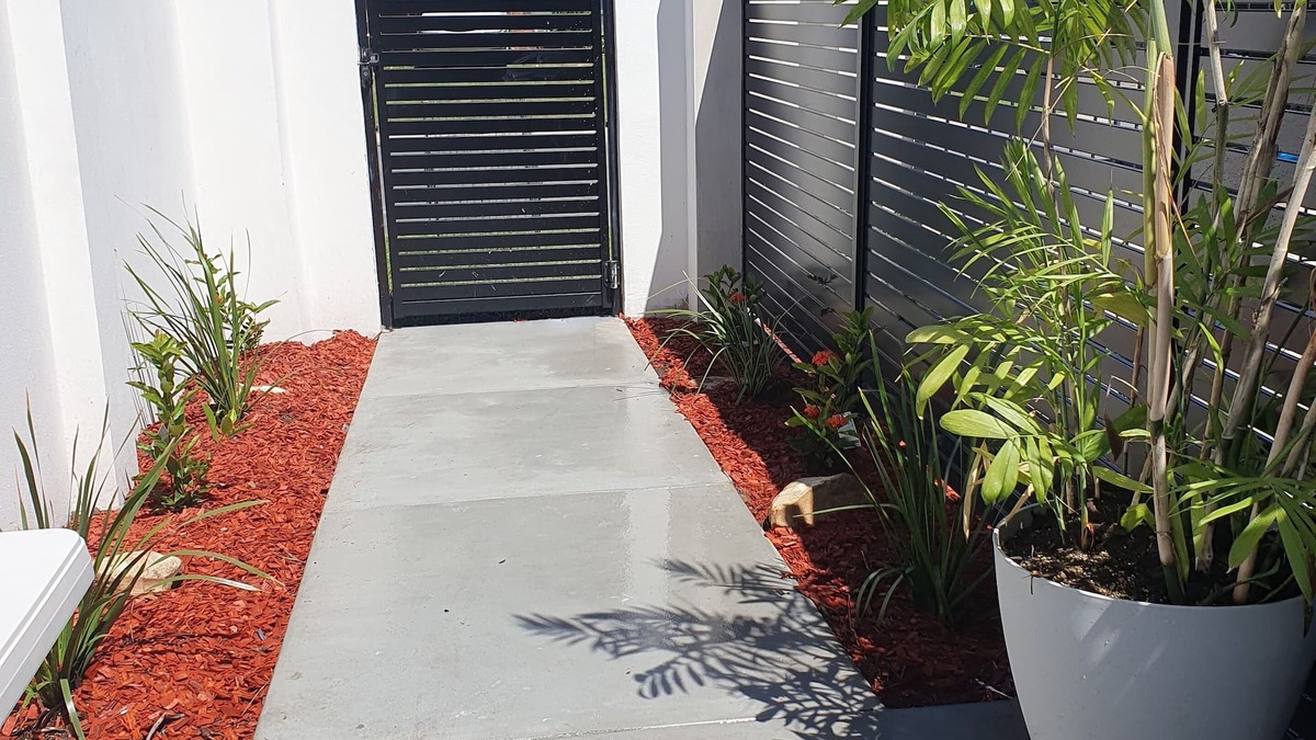 Broadbeach Waters Apartment | Broadbeach Tropical Gem with Lux features