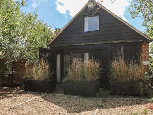Shalford House | Broadford Barn - Barn conversion in picturesque village