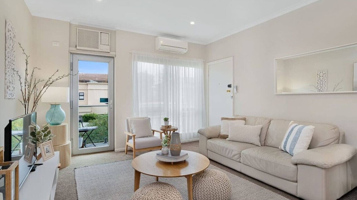 Glenelg South Apartment | Broadway Getaway - 150 Metres to Beach