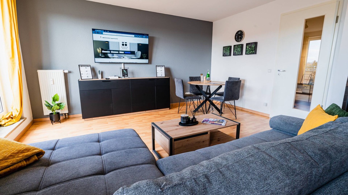 Ottersleben Apartment | BROCKHEUS Apartments: Deluxe Apart. I Airconditioning I Parking I WiFi I Balcony