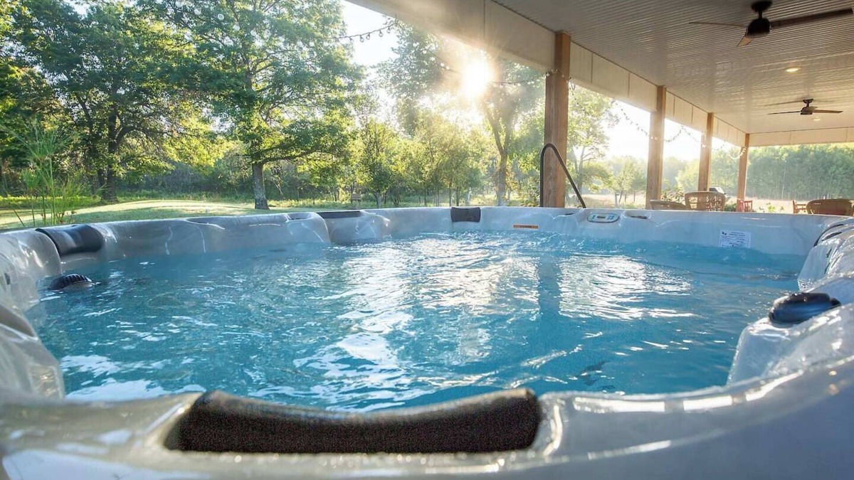 Almelund House | Broken Pitchfork Farm Retreat