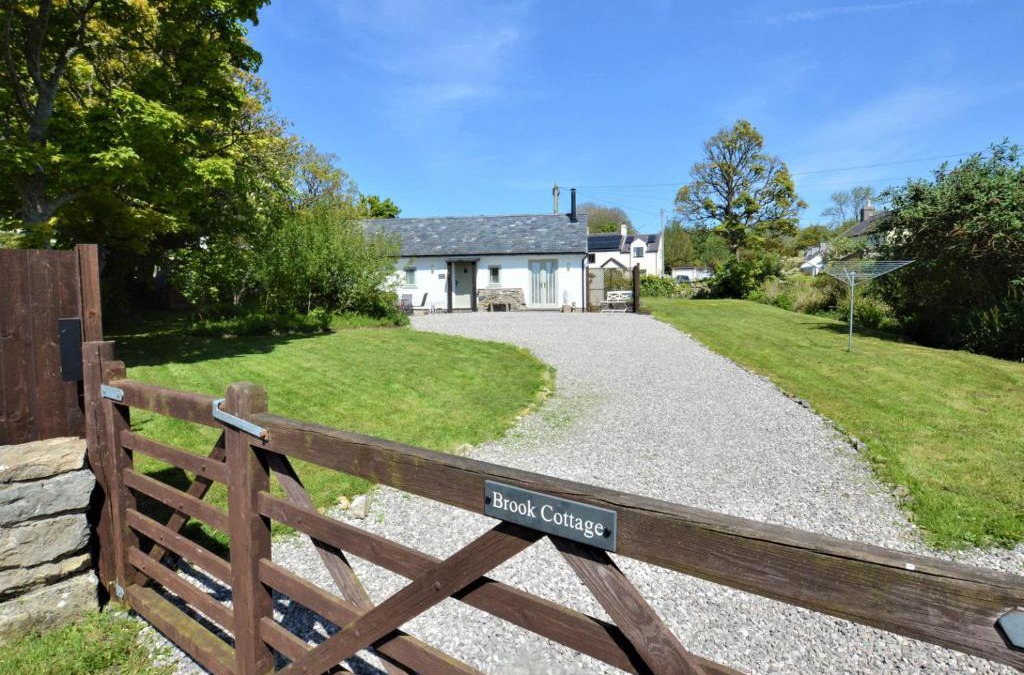 Beaumaris House | Brook Cottage