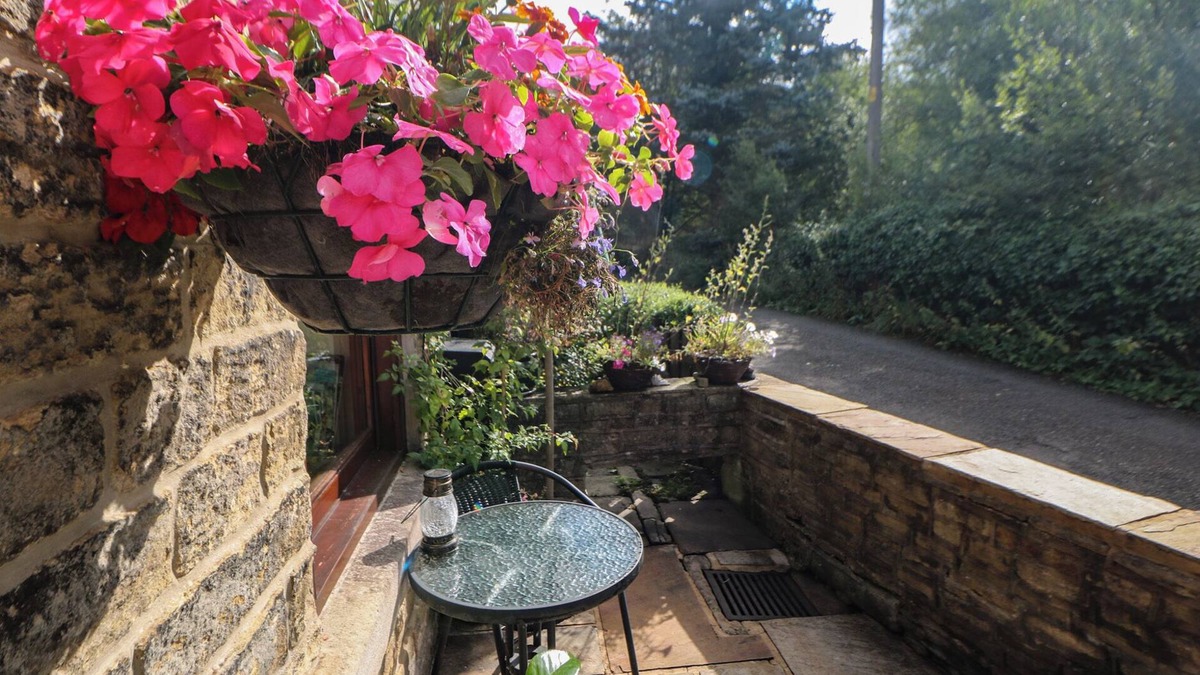 Little Hayfield Cottage | Brook Cottage