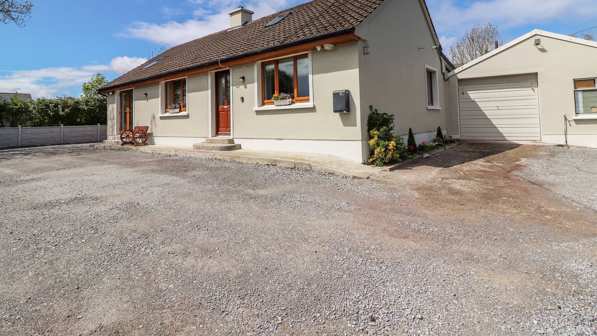 Castlemaine Cottage | BROOK LANE COTTAGE, family friendly in Castlemaine, County Kerry