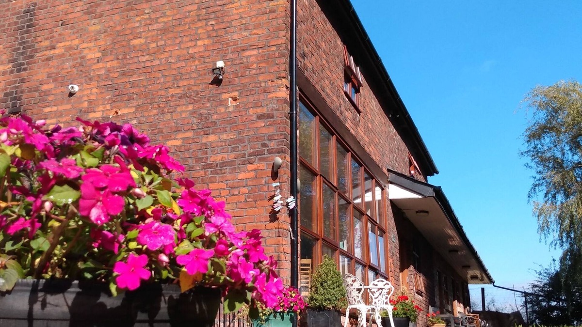 Speke Bed & Breakfast | Brookbarnbandb