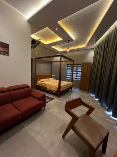 Lakkidi Villa | Brooke hills falls view