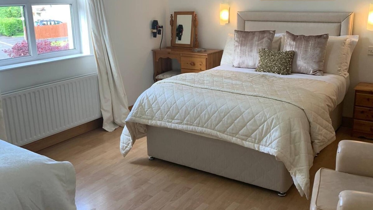 Magherafelt House | Brooke Lodge Guesthouse