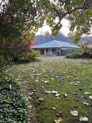 Myrrhee Villa | Brookfield Guest House
