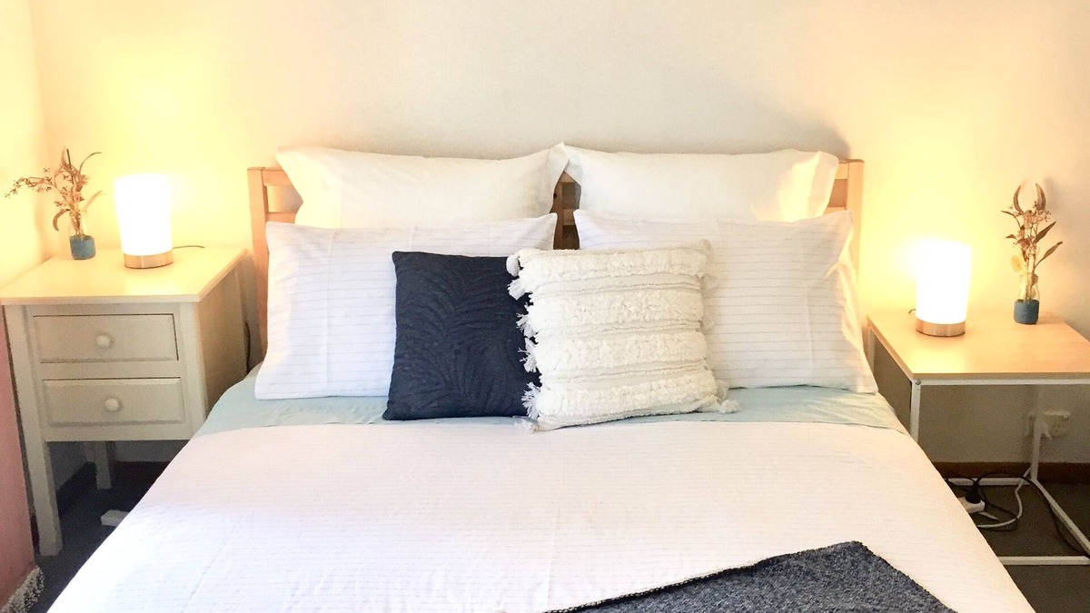 Bell Park Apartment | ⭐BROOKS⭐BFast,WiFi,Nflx⭐UberEats, Walk2Shop,