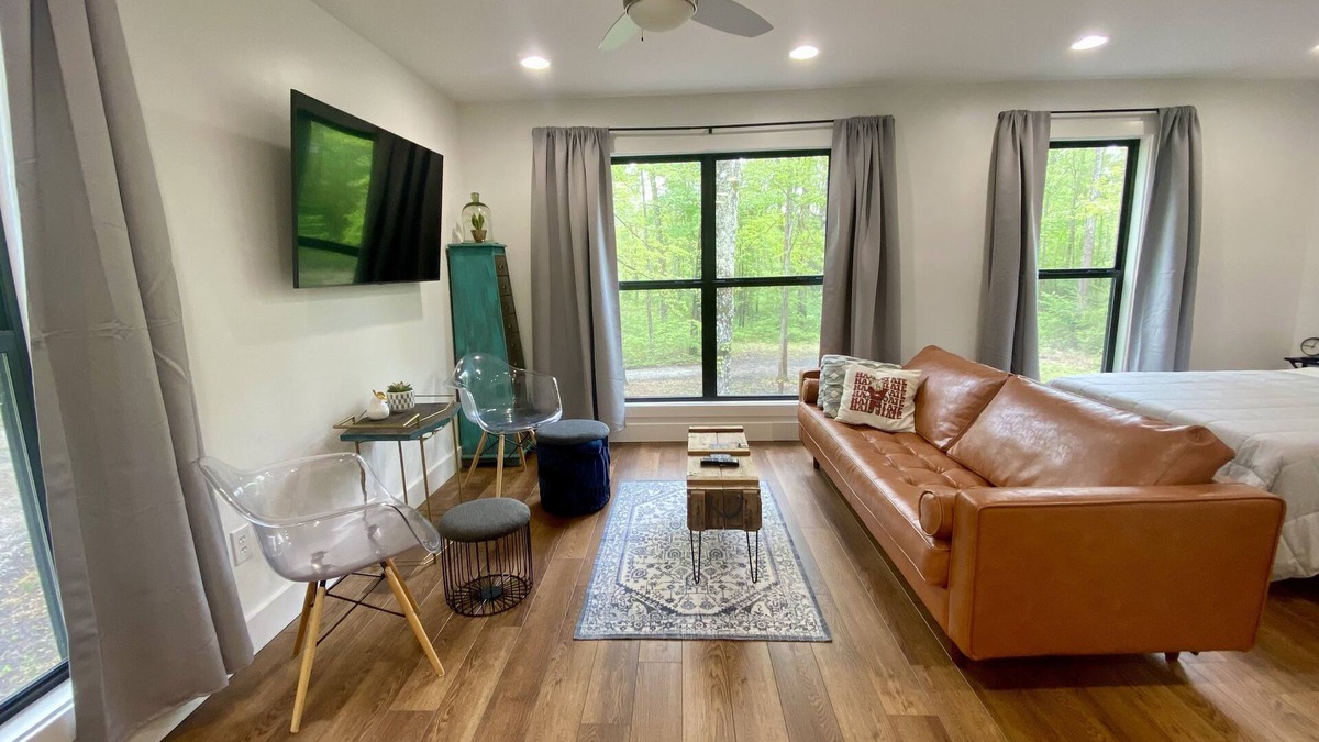 Starkville House | Brooks Farm - 1 mile from Starkville city limits