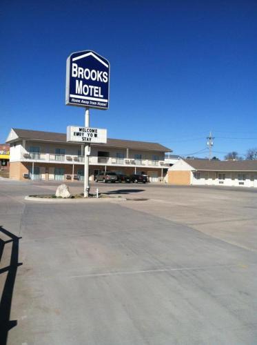 Norton Hotel | Brooks Motel