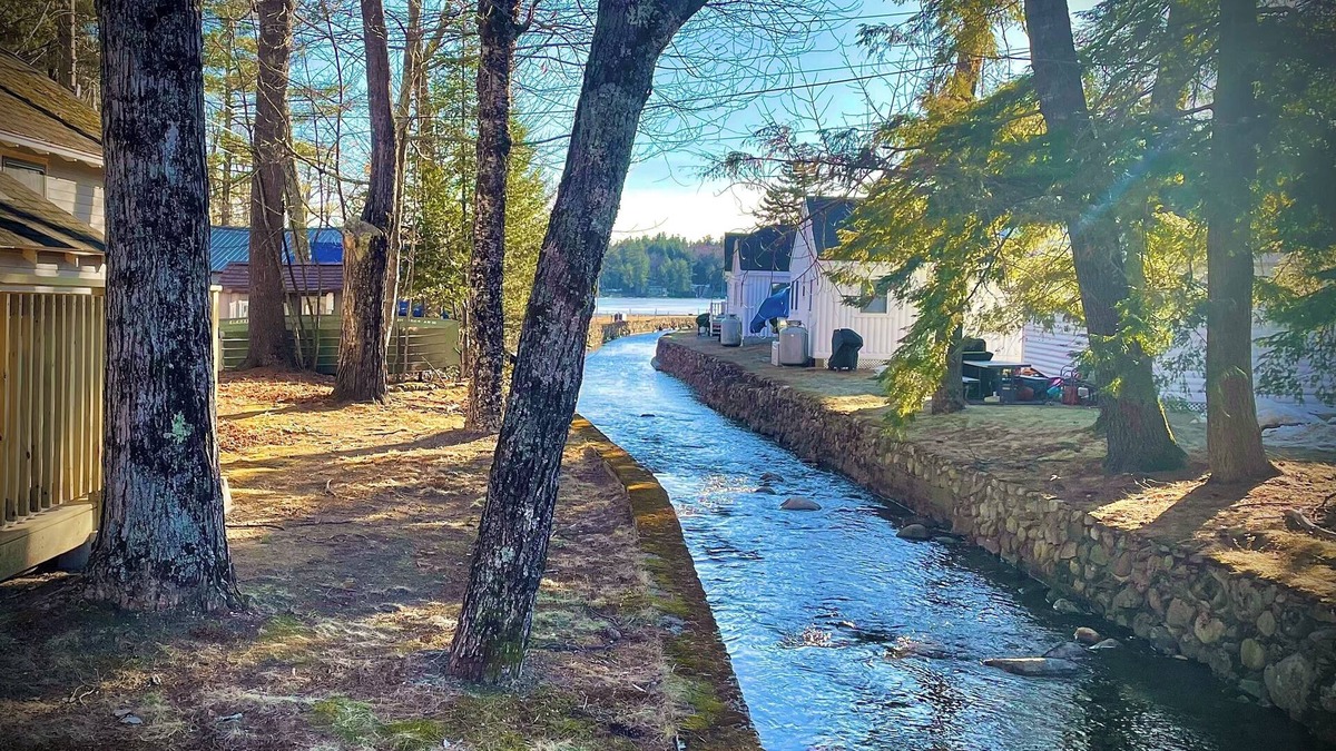 Bridgewater House | Brookside by Newfound Lake ! nRenovated 2 bdrm home - short walk to sandy beach