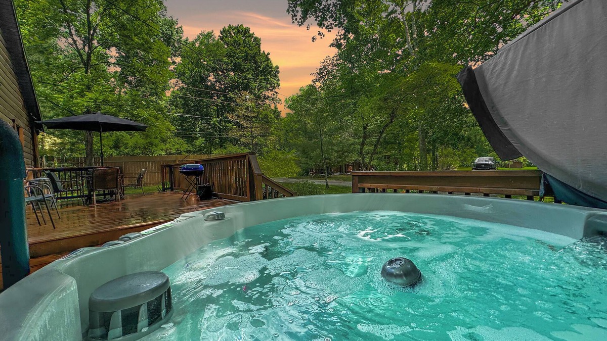 Gnaw Bone Cabin | Brookside Cabin w/HotTub & Fire Pit on 2 Acres