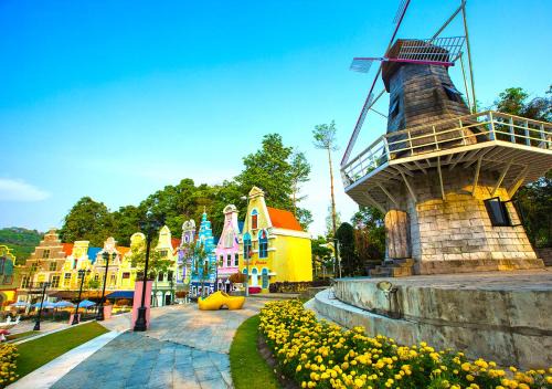 Sam Nak Thong Resort | Brookside Valley Resort