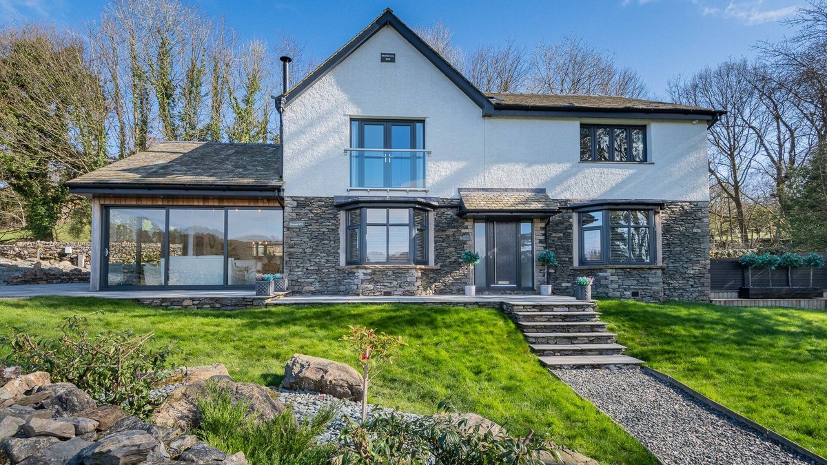 Windermere House | Broom Hill, Luxury home with Swim Spa - sleeps 8