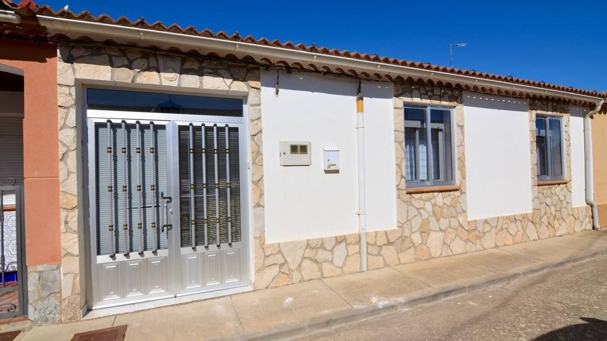 Villardefrades House | Brother's Village