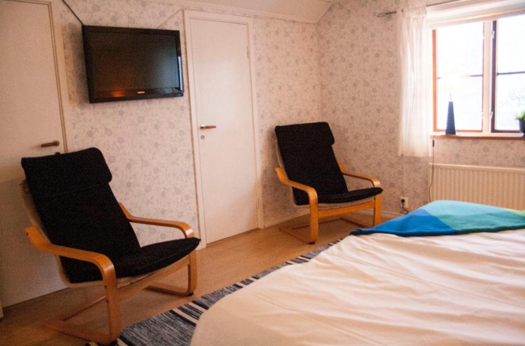 Toreboda Bed & Breakfast | Brovaktarstugan